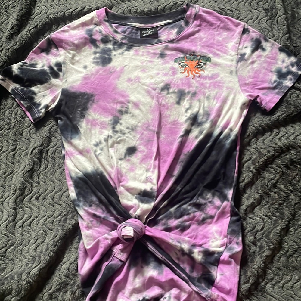 knotted tee